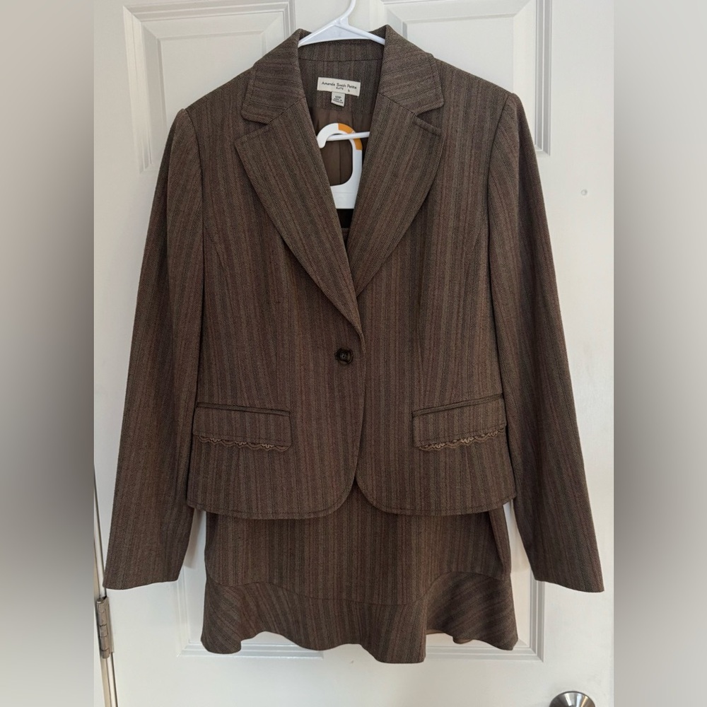Amanda Smith brown stripped skirt blazer suit women’s size 12‎